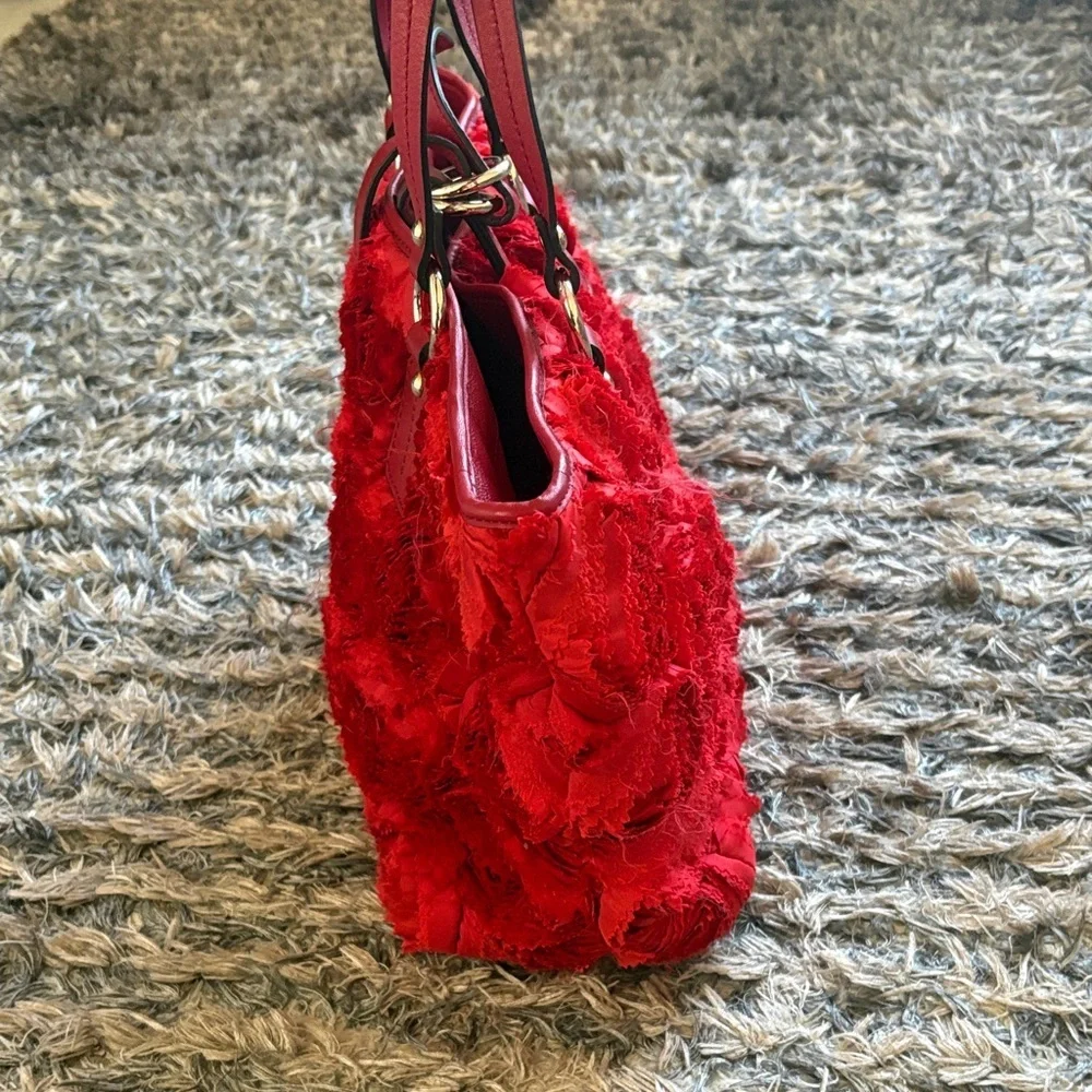 Valentino Red Floral Textured Tote, Gold Hardware - Picture 4 of 14